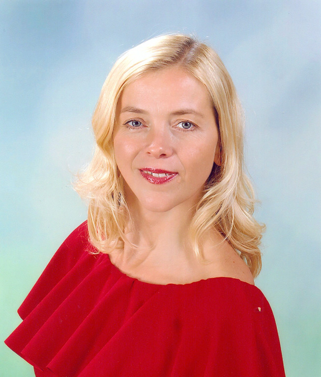 Ieva Zdanovska, Direktores vietniece izglītības jomā, angļu valodas skolotāja